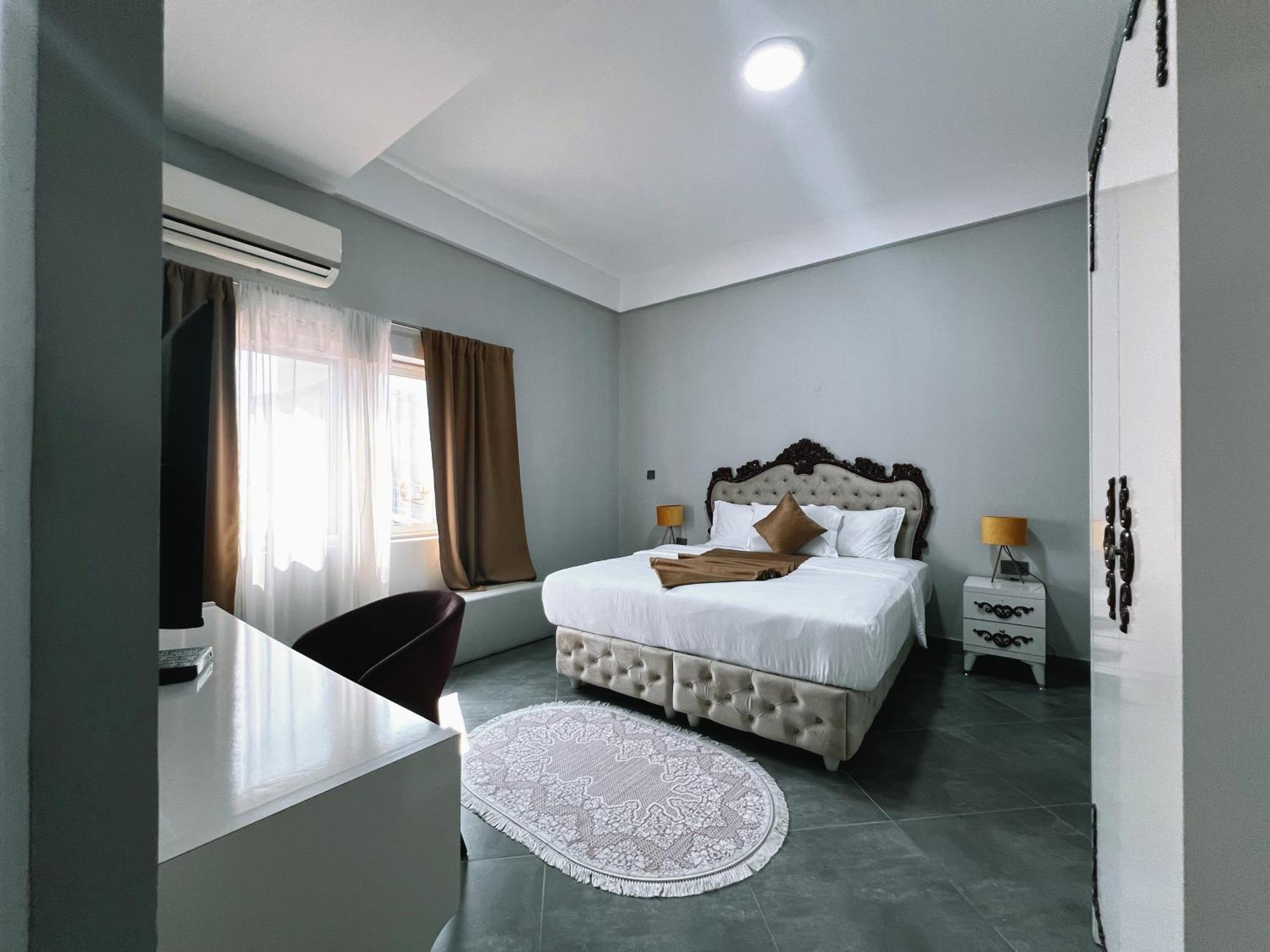 Euro Homes Hotel Accra Eksteriør billede