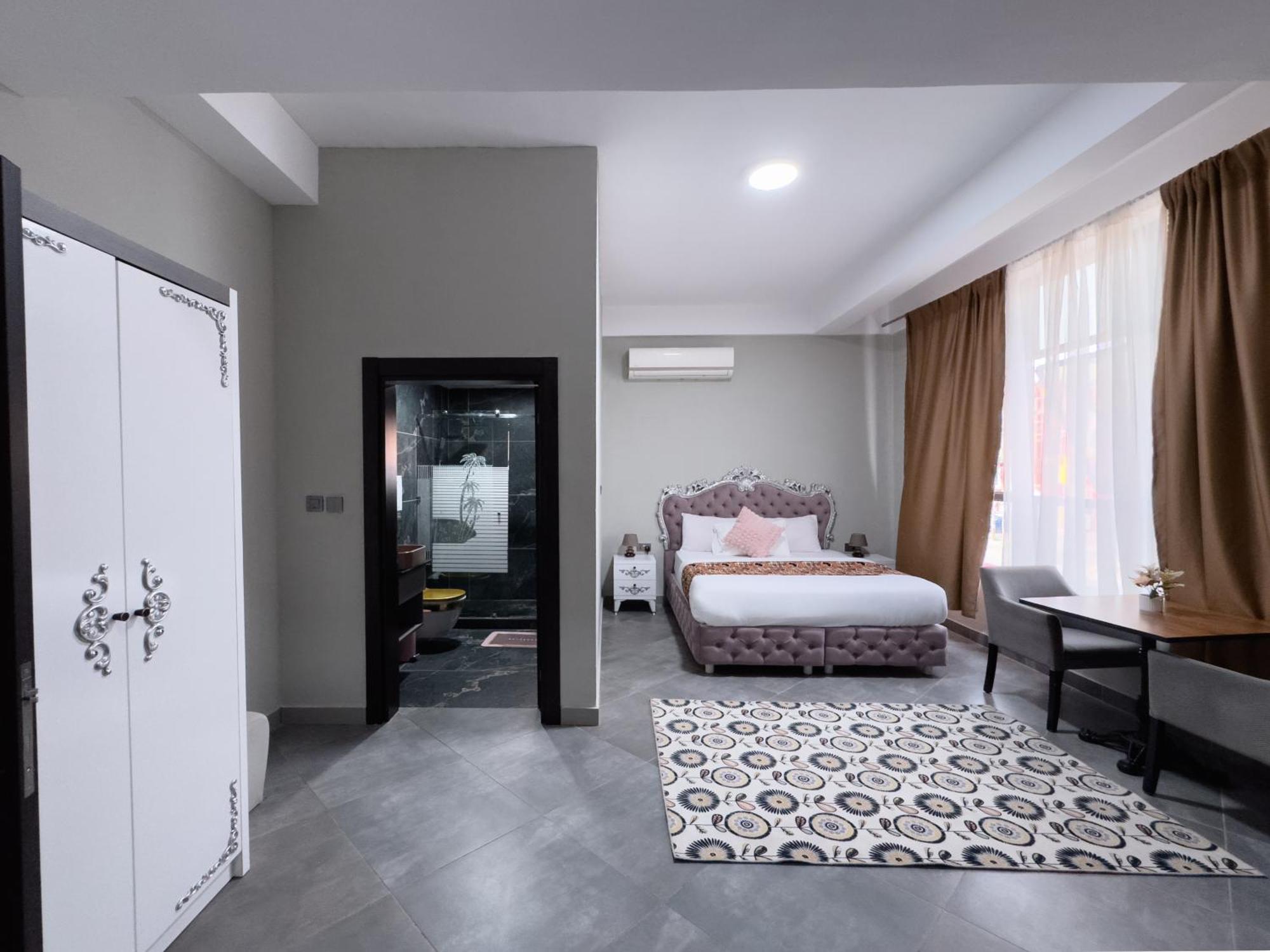 Euro Homes Hotel Accra Eksteriør billede