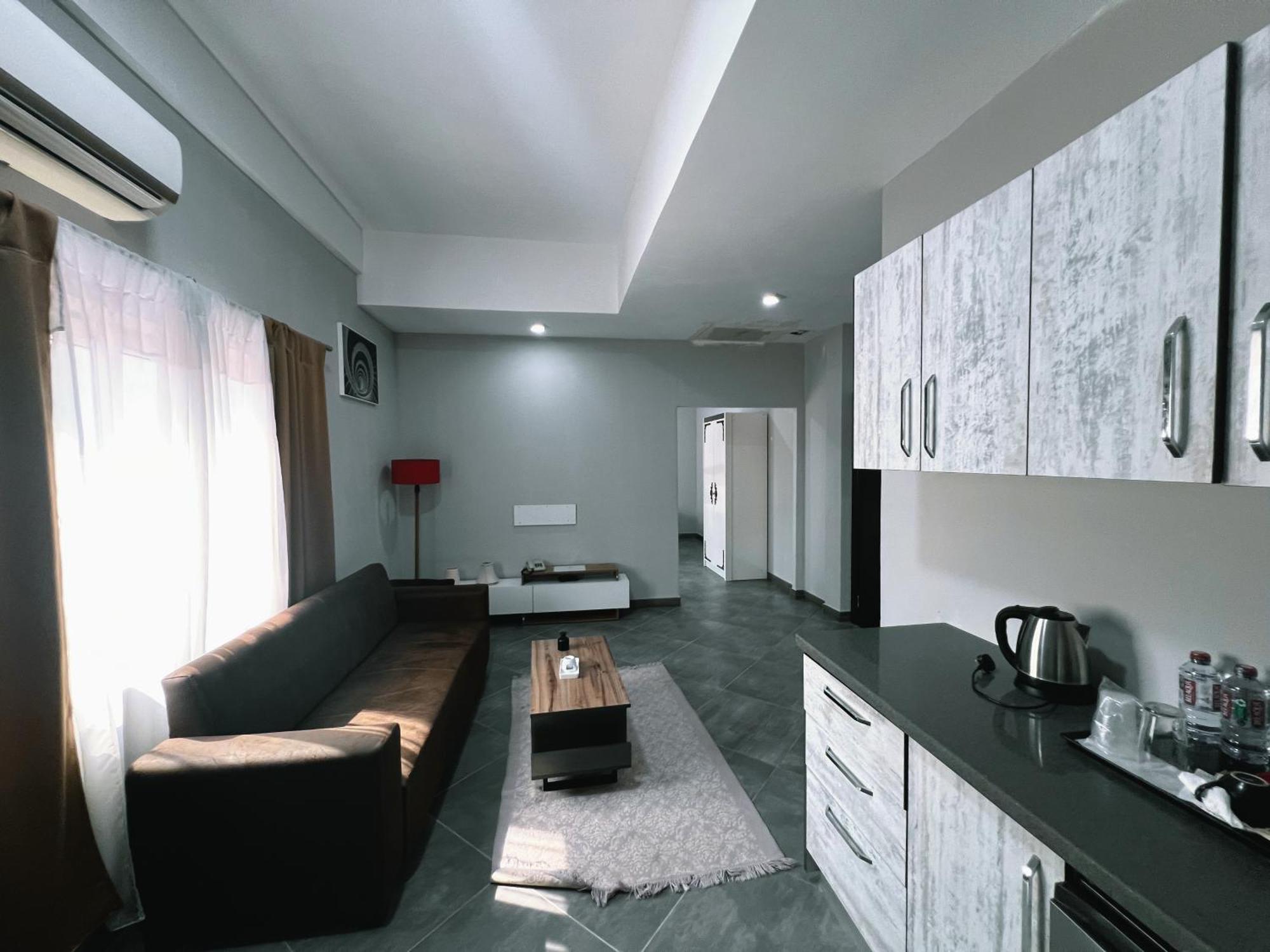 Euro Homes Hotel Accra Eksteriør billede